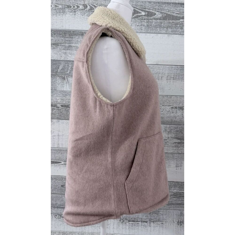 Sanctuary Sleeveless Vest Women's M Sherpa Soft Warm Cozy Mauve (NWT) - Picture 3 of 12